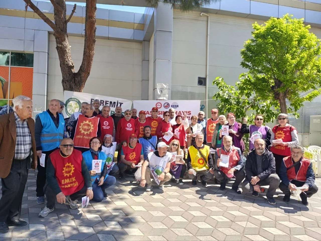 Akçay'da 1 mayıs çağrısı: Edremit Demokrasi Platformu'ndan maden işçilerine destek