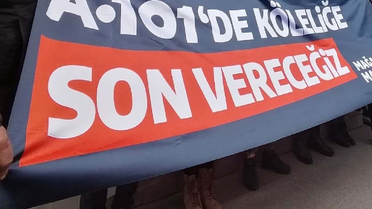 Manisa A-101 önünde işten çıkarılma protestosu