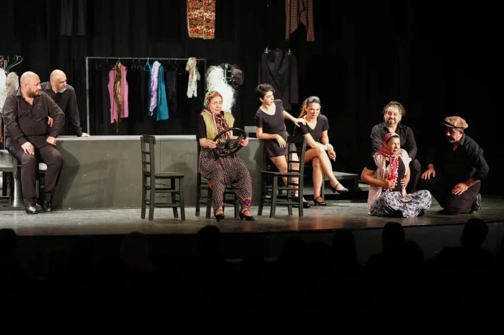 Aziz Nesin’in “Bir Takım Azizlikler” oyunu Mesir Tiyatro Festivali’nde sahnelendi