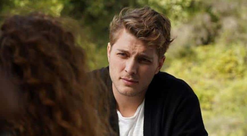 Burak Tozkoparan Kimdir? Siyah Kalp Dizisindeki Cihan Rolüyle Yükselen Yıldızın Hayatı