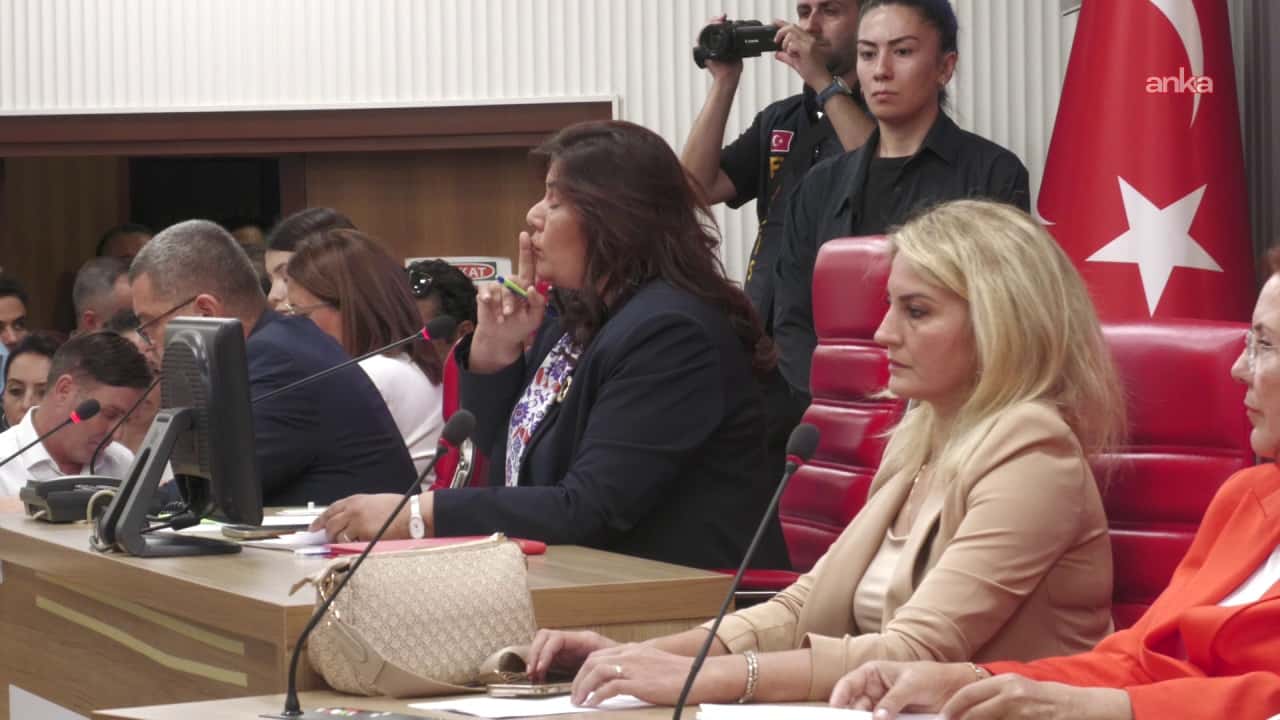 AKP'ye Geçen Özlem Çerçioğlu, Meclis Toplantısında CHP Grubuna Söz Vermedi