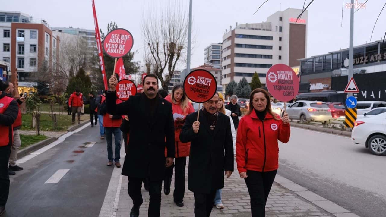 DİSK'in Ankara yürüyüşü Eskişehir'de devam ediyor