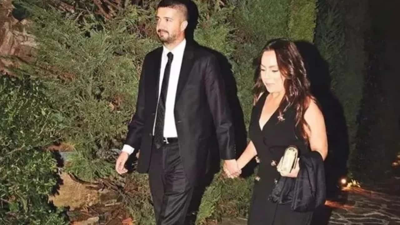 Ebru Gündeş ile Murat Özdemir boşandı