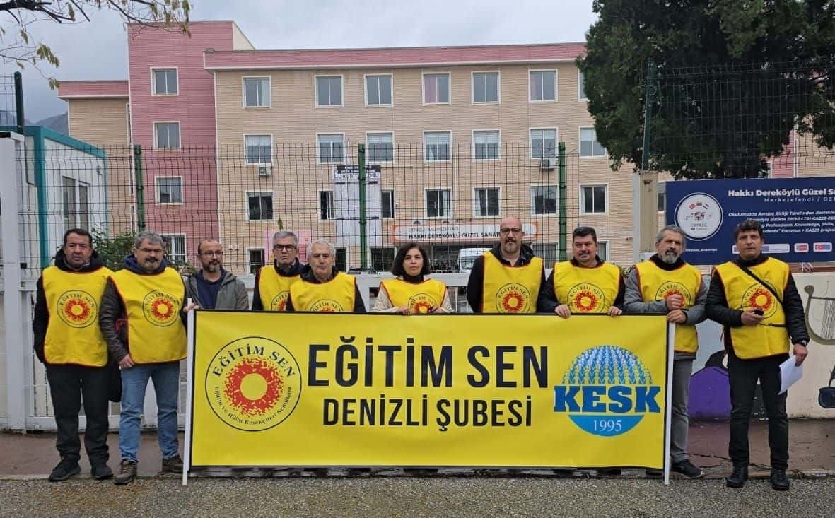 Denizli'de Eğitim Sen, MEB etkinliğine 'propaganda' tepkisi gösterdi