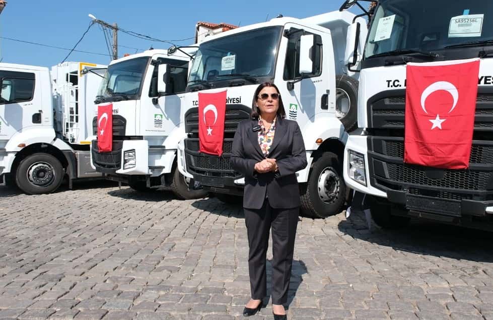 Foça Belediyesi 31 milyon TL'lik araç yatırımıyla hizmet kapasitesini artırdı