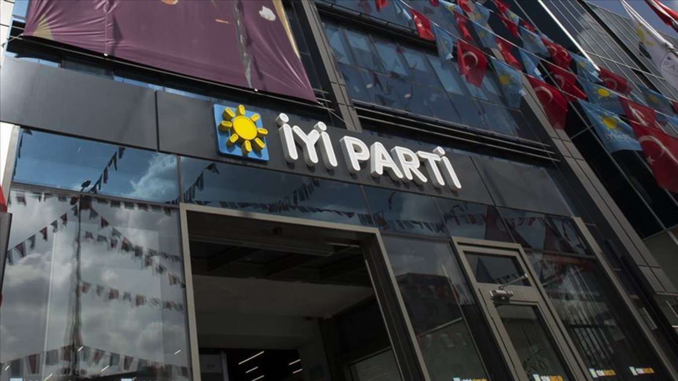 İYİ Parti’de çözülme devam ediyor