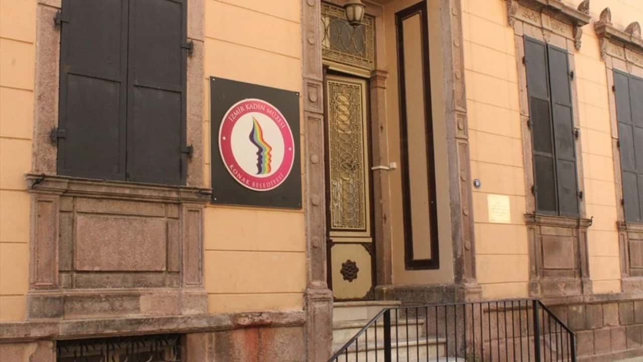 İzmir Kadın Müzesi Nerede ve İzmir Kadın Müzesi'ne Nasıl Gidilir?