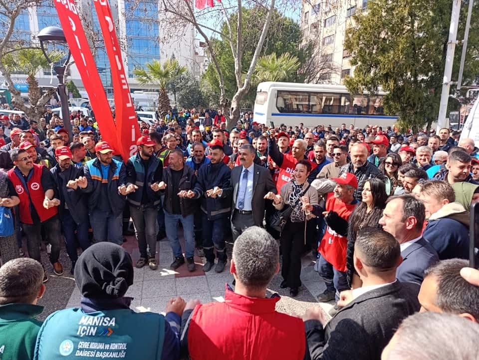 Manisa'da Büyükşehir Belediyesi'nde Toplu İş Sözleşmesi sevinci