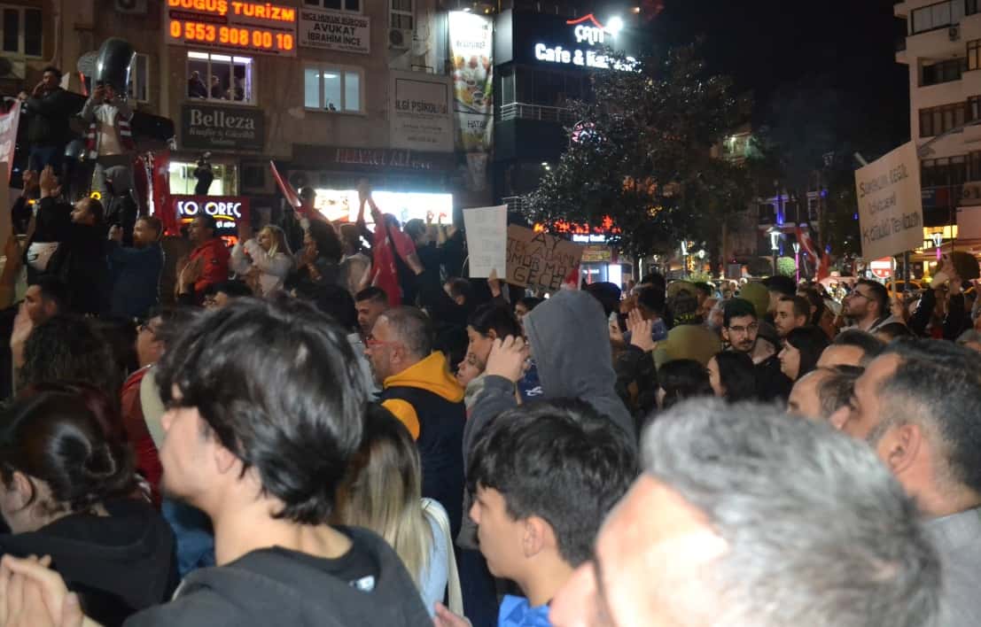 Manisa’da İmamoğlu protestoları devam ediyor