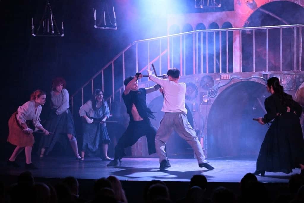 Manisa Büyükşehir Belediyesi Şehir Tiyatrosu Yeni Sezonu “Romeo ve Juliet” İle Açtı