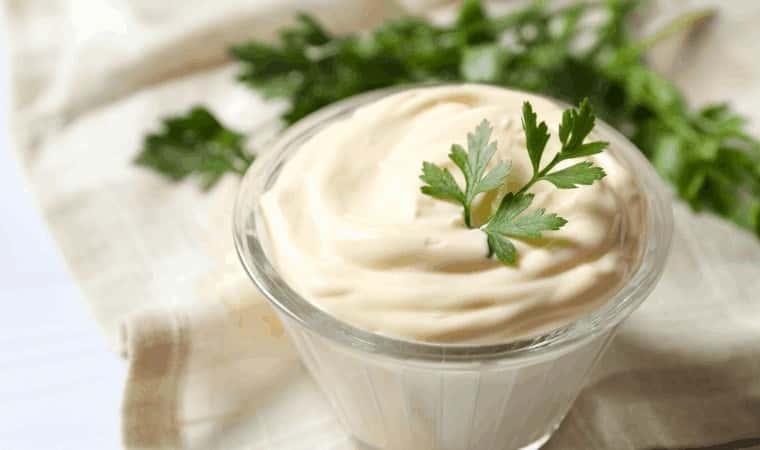Ev Yapımı Yumurtasız Mayonez Tarifi: Kolay ve Lezzetli