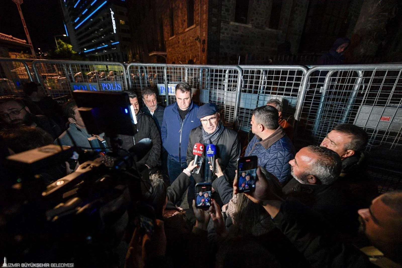 Meslek Fabrikası önünde gece nöbeti