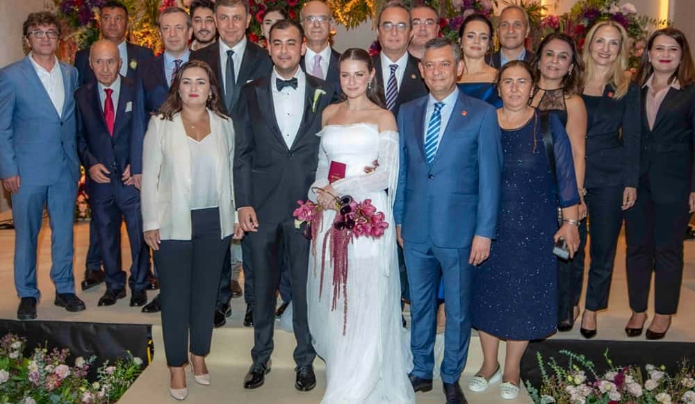 Özgür Özel, İzmir Belediye Başkanı Cemil Tugay'ın Kızının Düğün Törenine Katıldı