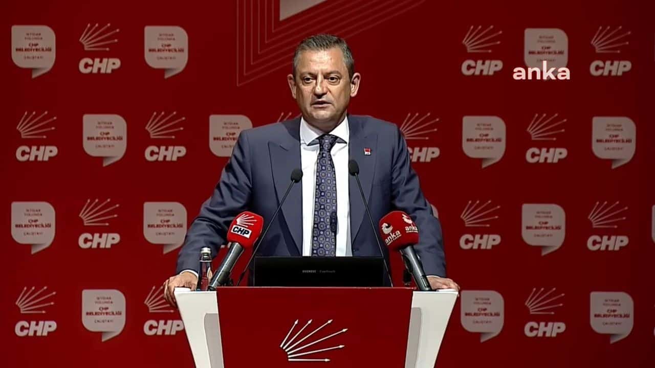 Özgür Özel CHP'li belediye başkanlarına seslendi: Lüksten uzak durun