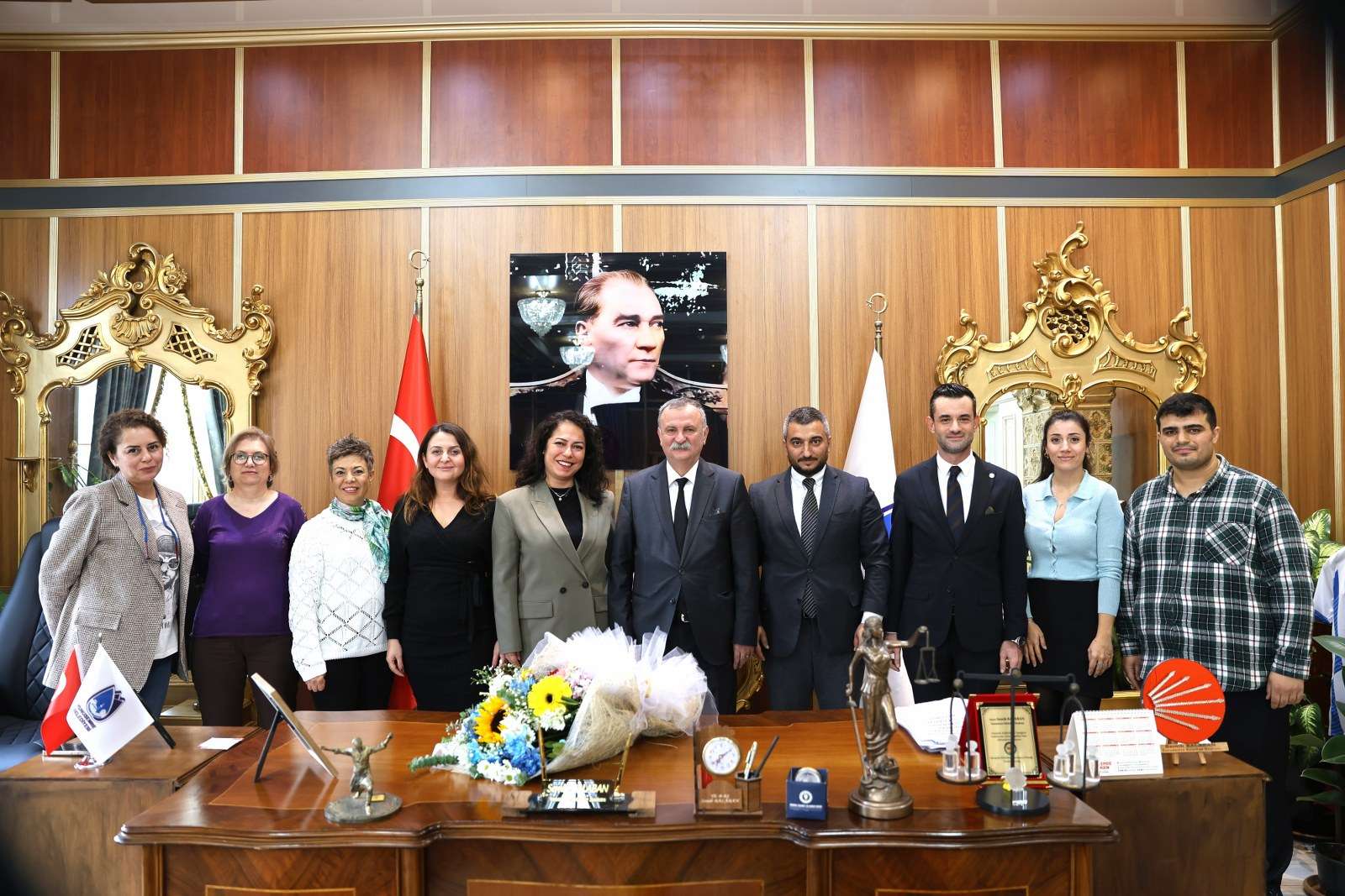 Yunusemre Belediye Başkanı Semih Balaban, Manisa Barosu'nu ağırladı