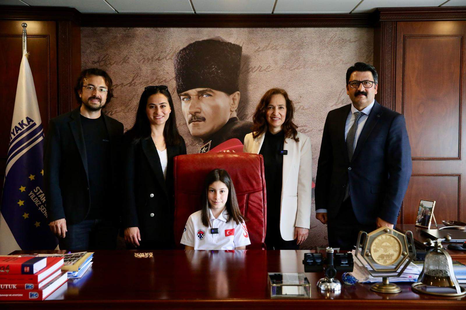 Karşıyaka'da Atatürk’ün çocukları 23 Nisan’ı gururla kutladı 