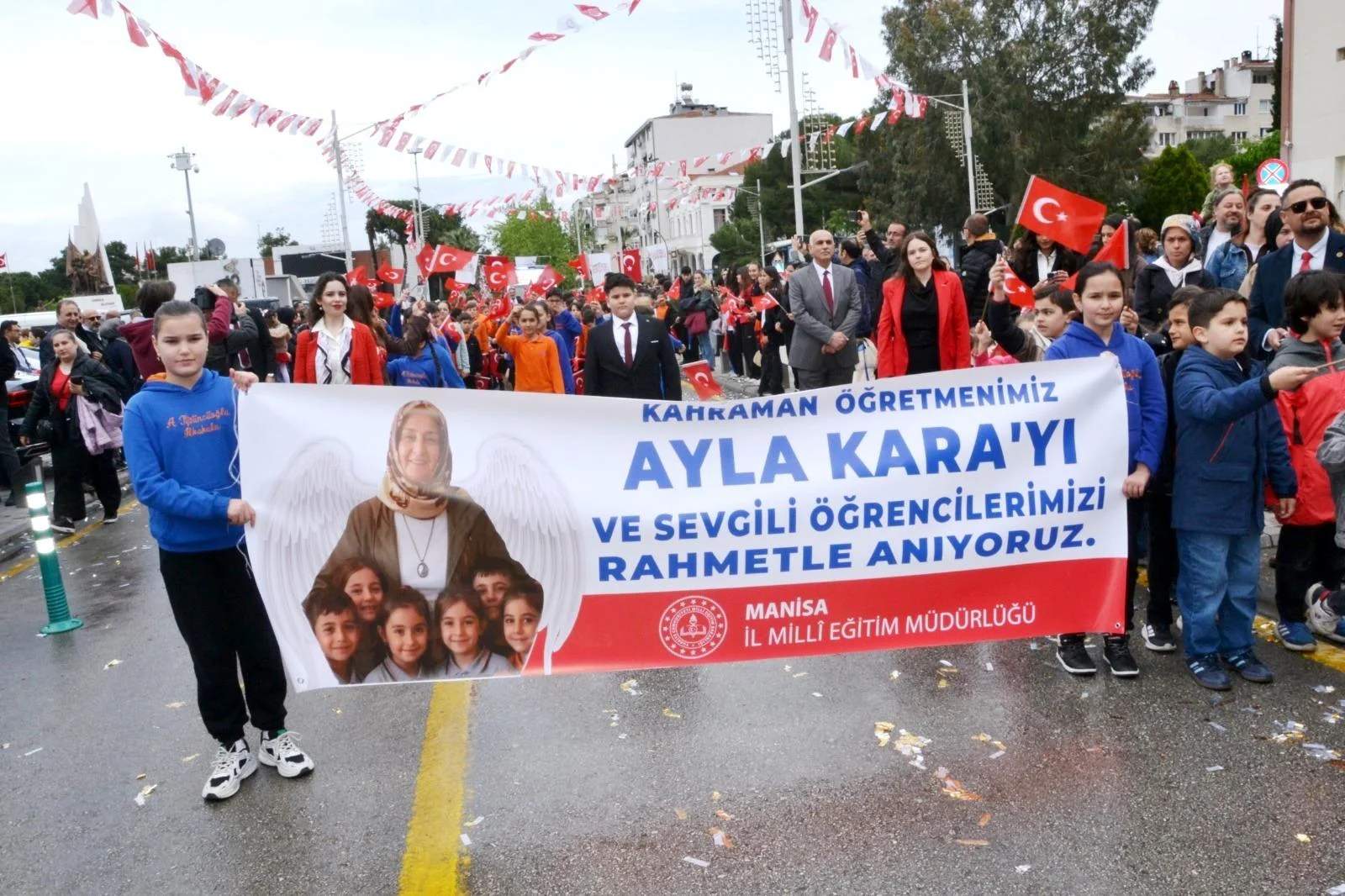 23 Nisan Manisa’da buruk şekilde kutlandı…