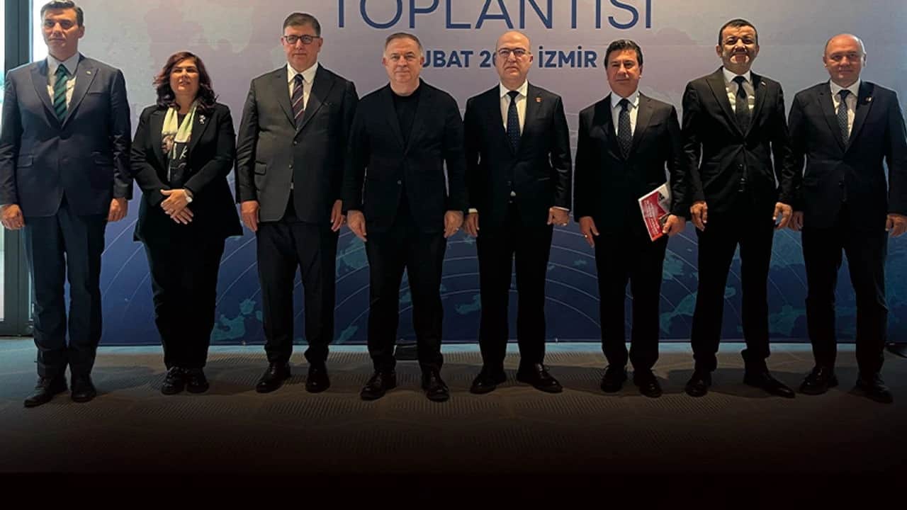 Büyükşehir Belediye Başkanları toplandı! İzmir Depremleri Hakkında Önemli Görüşmeler!