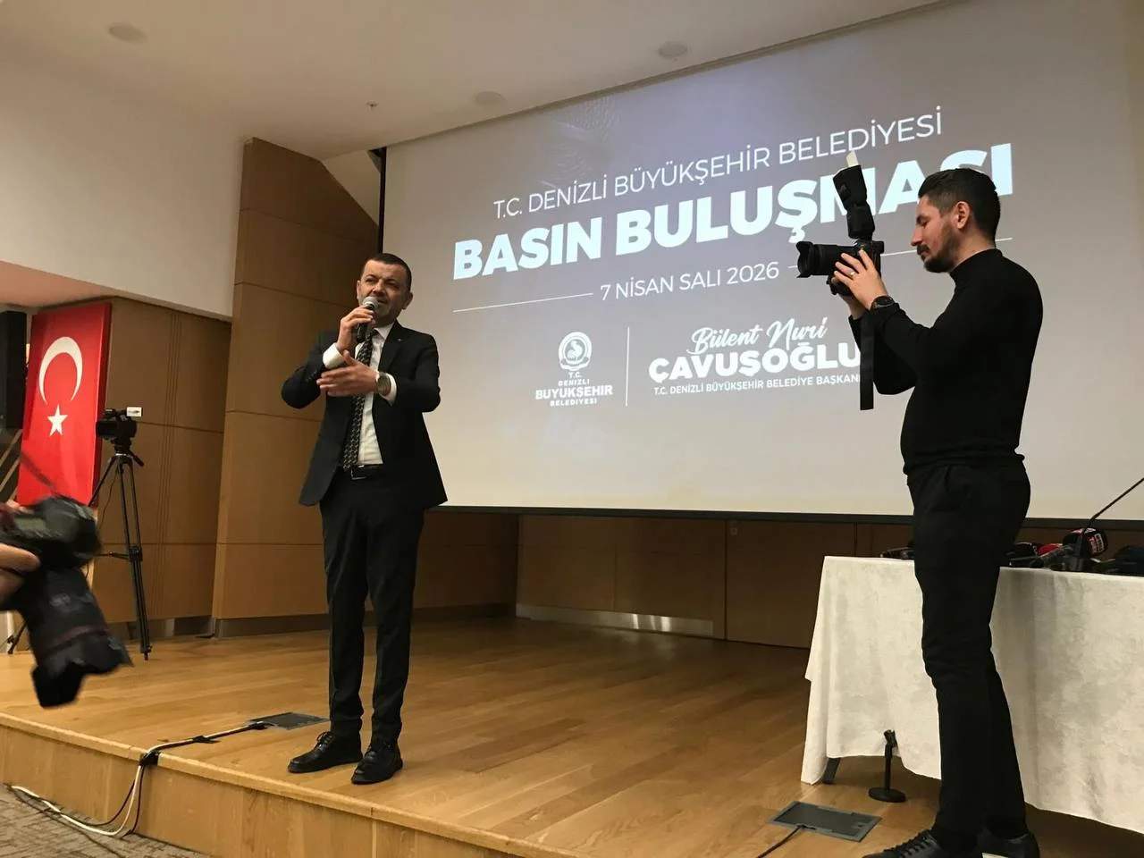 Çavuşoğlu: İnsana dokunan hizmetler önceliğimiz