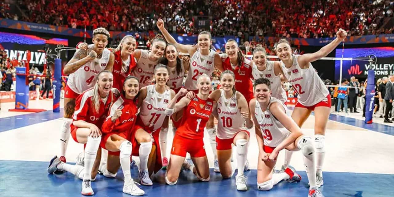 A Milli Kadın Voleybol Takımı, 7'de 7 yaptı