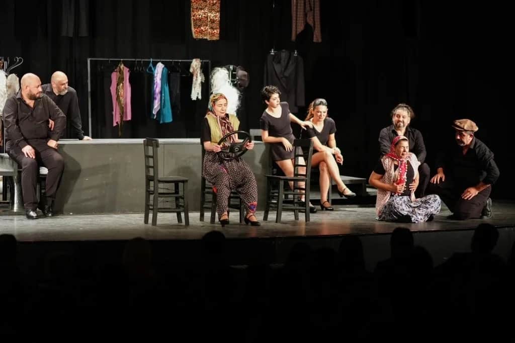 Aziz Nesin’in “Bir Takım Azizlikler” oyunu Mesir Tiyatro Festivali’nde sahnelendi