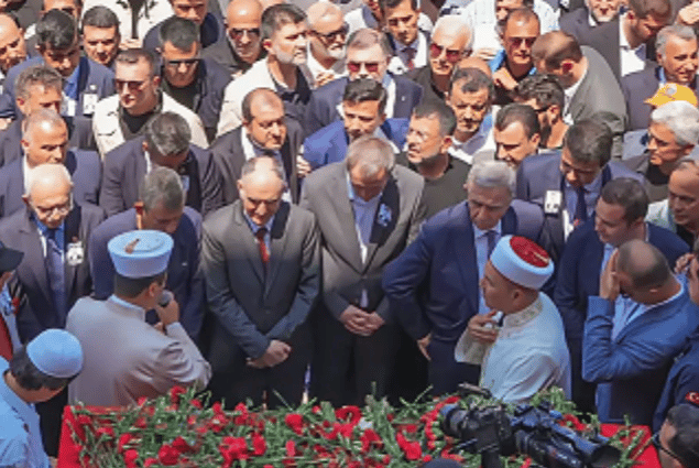 DEM Parti Eş Genel Başkanı Tuncer Bakırhan, Ferdi Zeyrek'in cenaze törenine katıldı