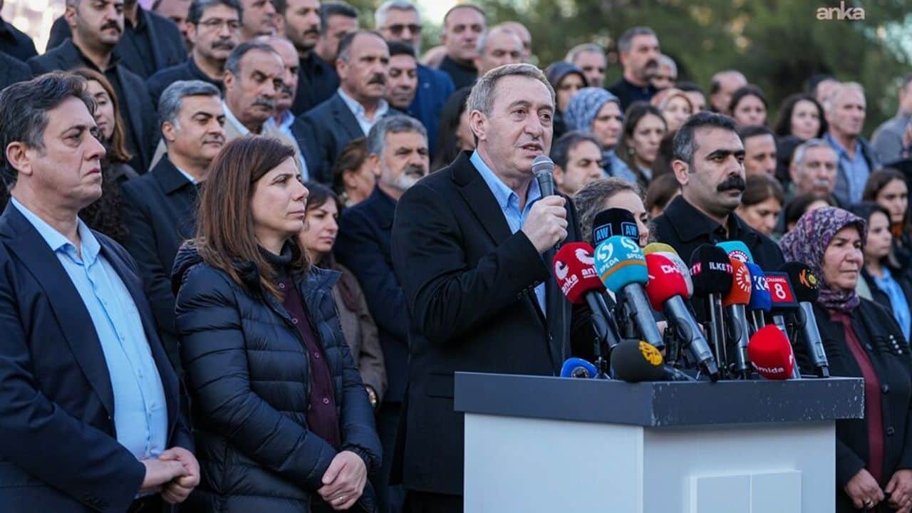 Bakırhan: Kayyumlar bu ülkenin bir utancı haline geldi, bu utancın ortadan kaldırılması gerekiyor