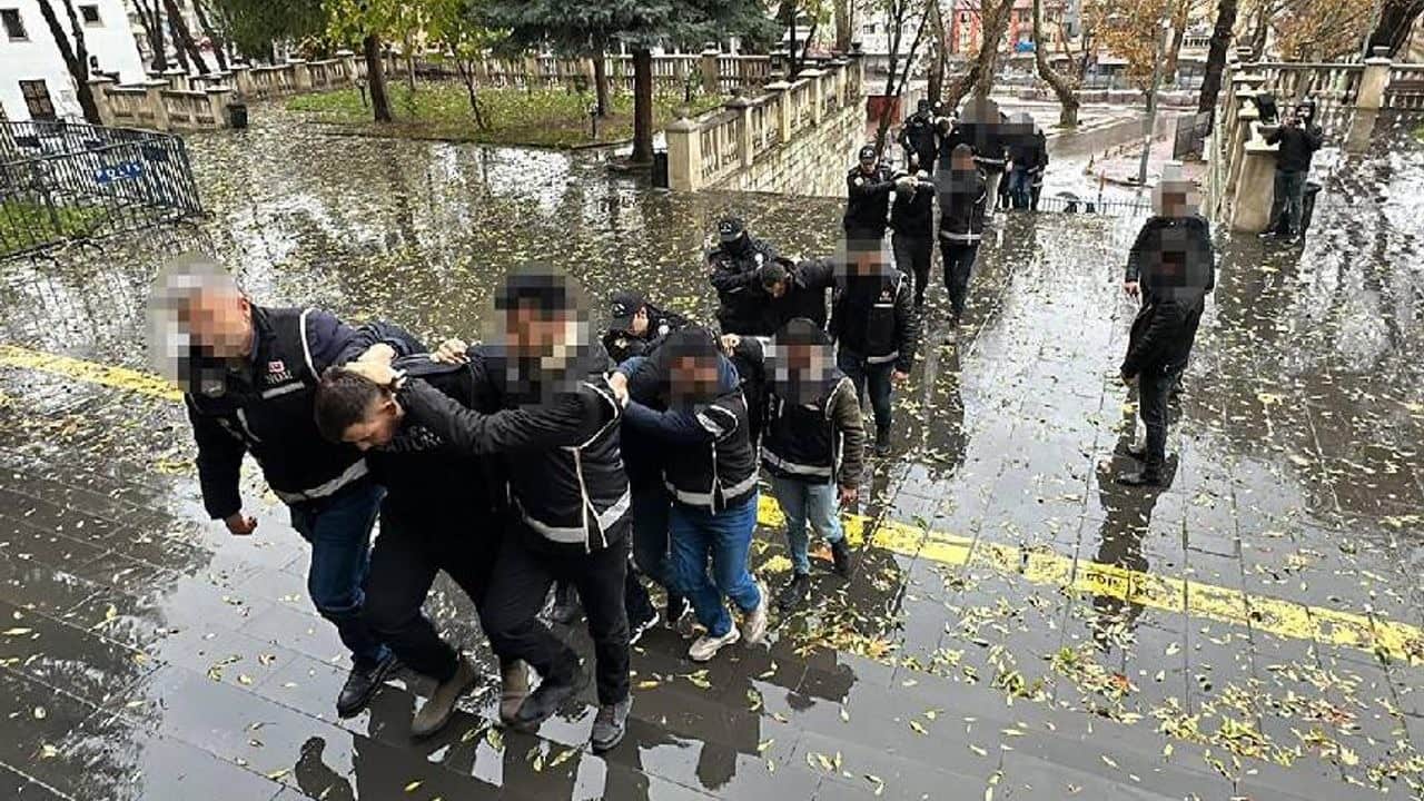 Daltonlar Çetesi: 15-20 Yaş Arası "Kamikaze Gençler" Kullanan Suç Örgütünün İlginç Hikayesi