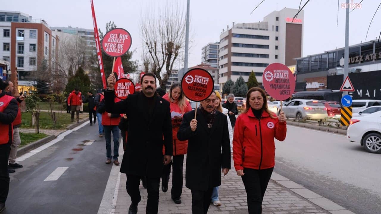 DİSK'in Ankara yürüyüşü Eskişehir'de devam ediyor