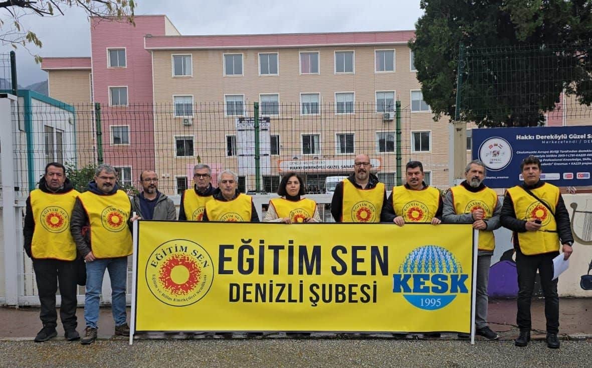 Denizli'de Eğitim Sen, MEB etkinliğine 'propaganda' tepkisi gösterdi