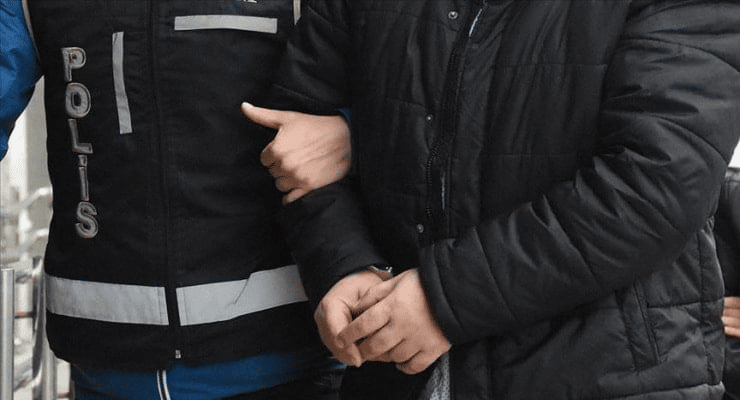 Kütahya'da bebeğini havalandırma boşluğuna atan anne tutuklandı