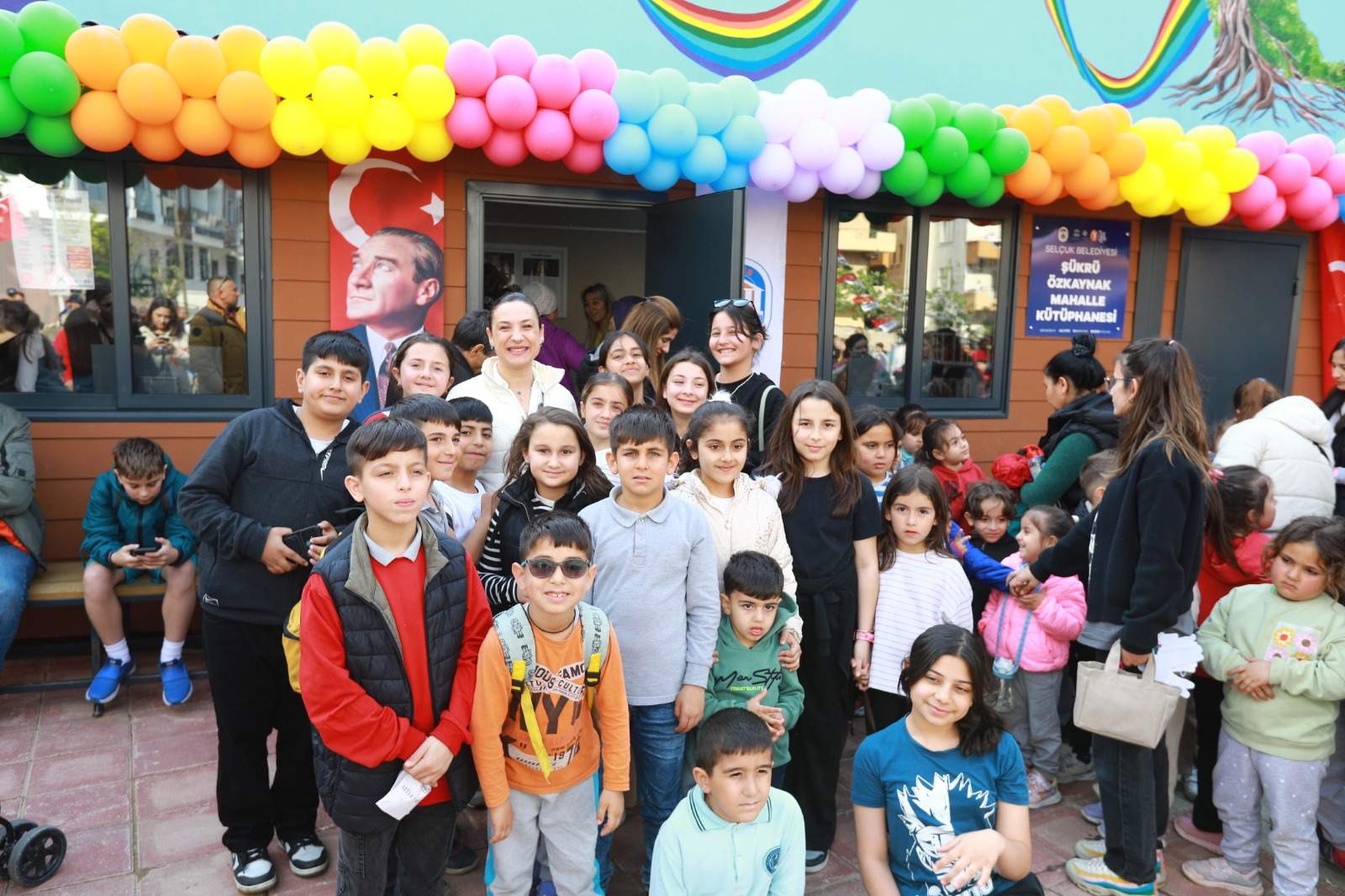 Efes Selçuk’ta çocuklar ve aileler yalnız değil