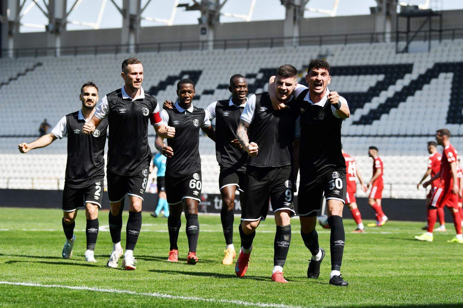Manisa FK Taşkın ile 4 hafta sonra kazandı 2-0