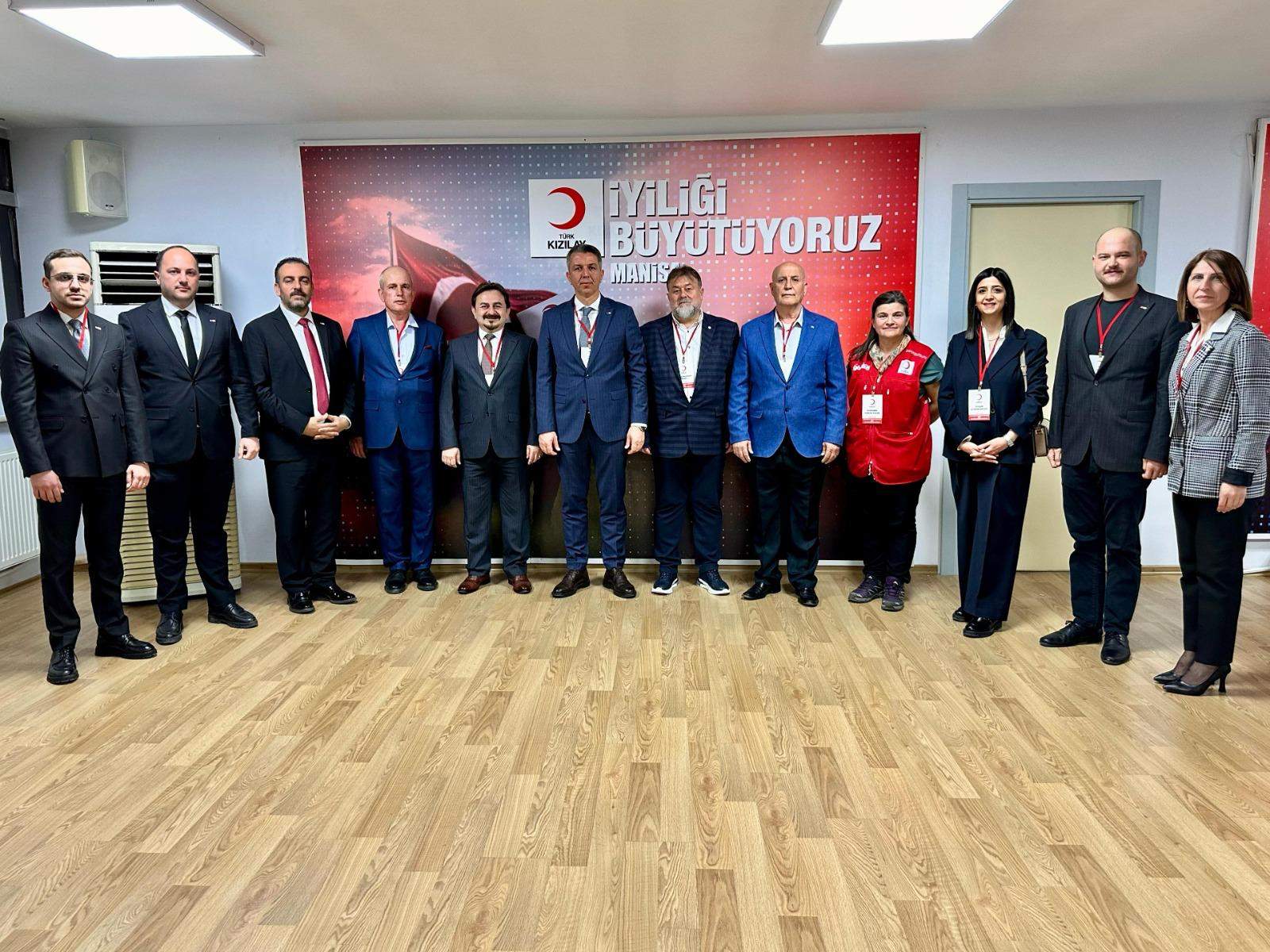 Manisa Türk Kızılay’ında Gürsel yeniden başkanlık koltuğunda