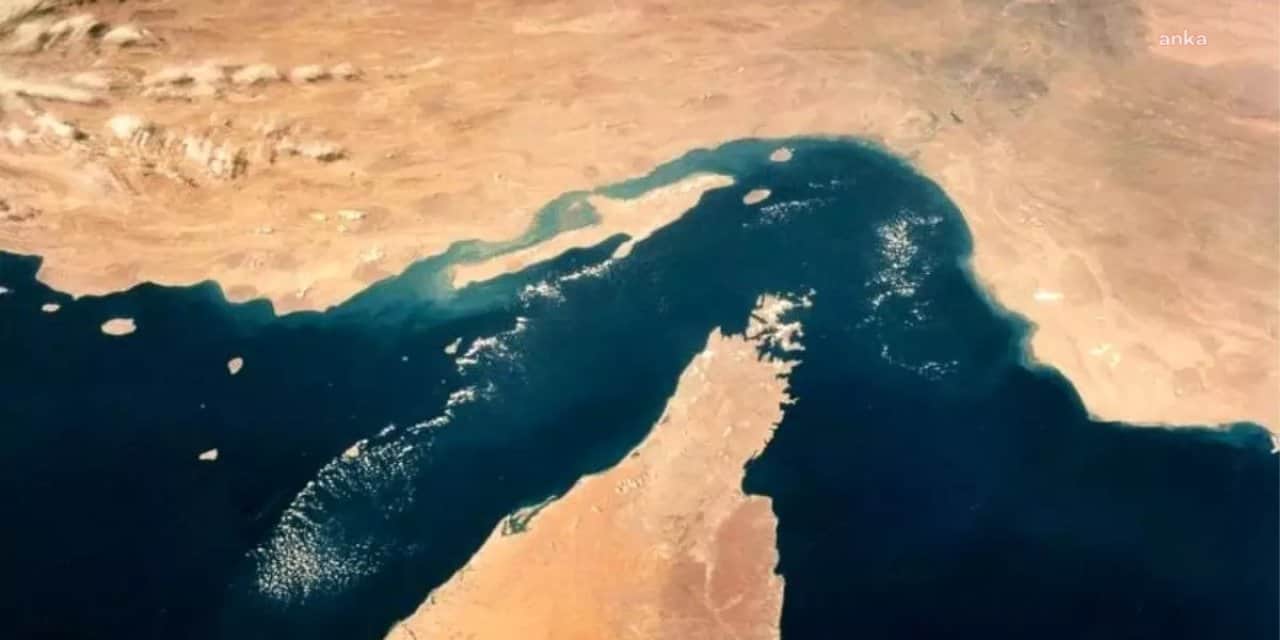 İran, Hürmüz Boğazı'nı kapattı