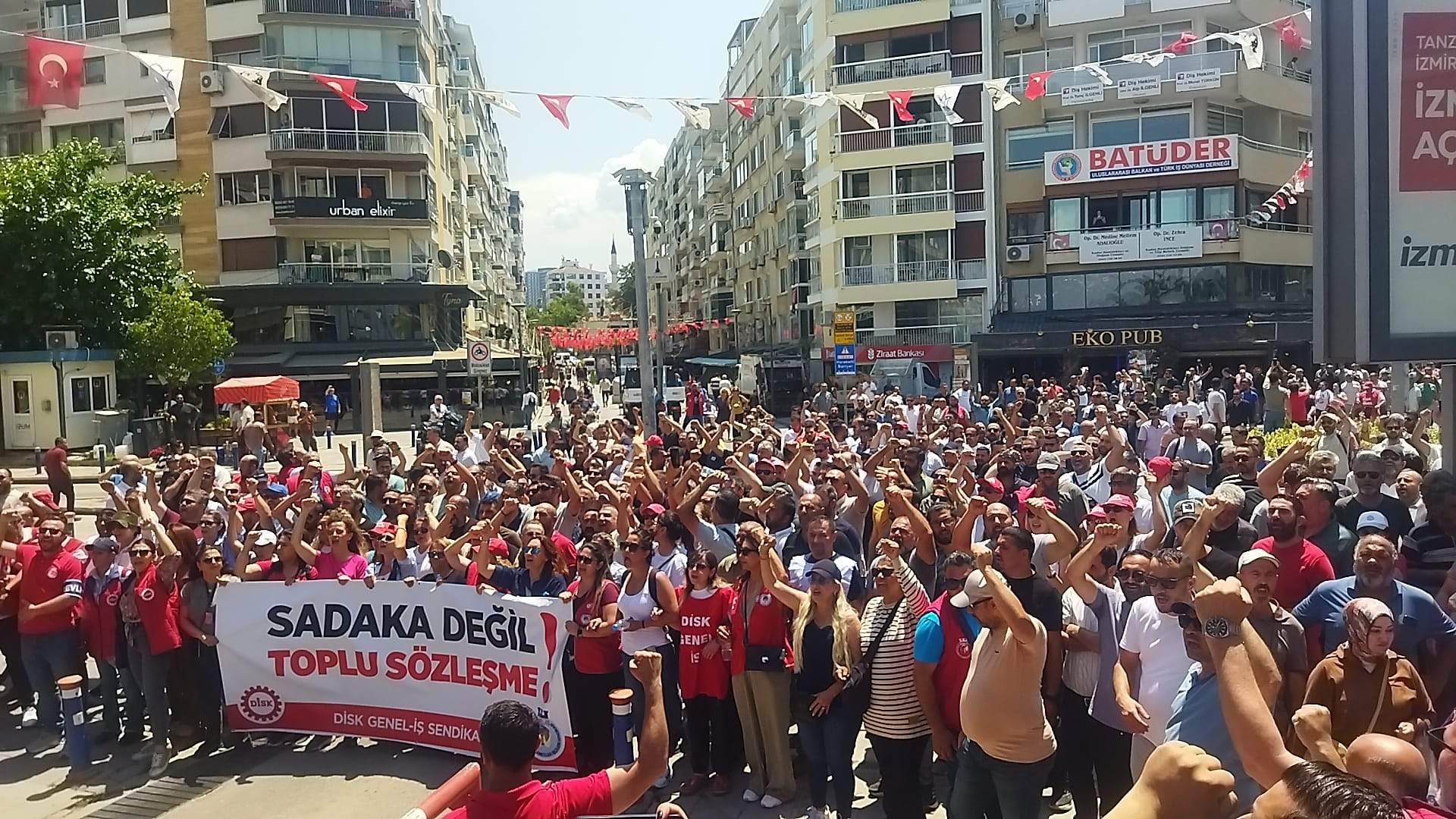 İzBB grevi ikinci gününde: Sadaka değil toplu sözleşme