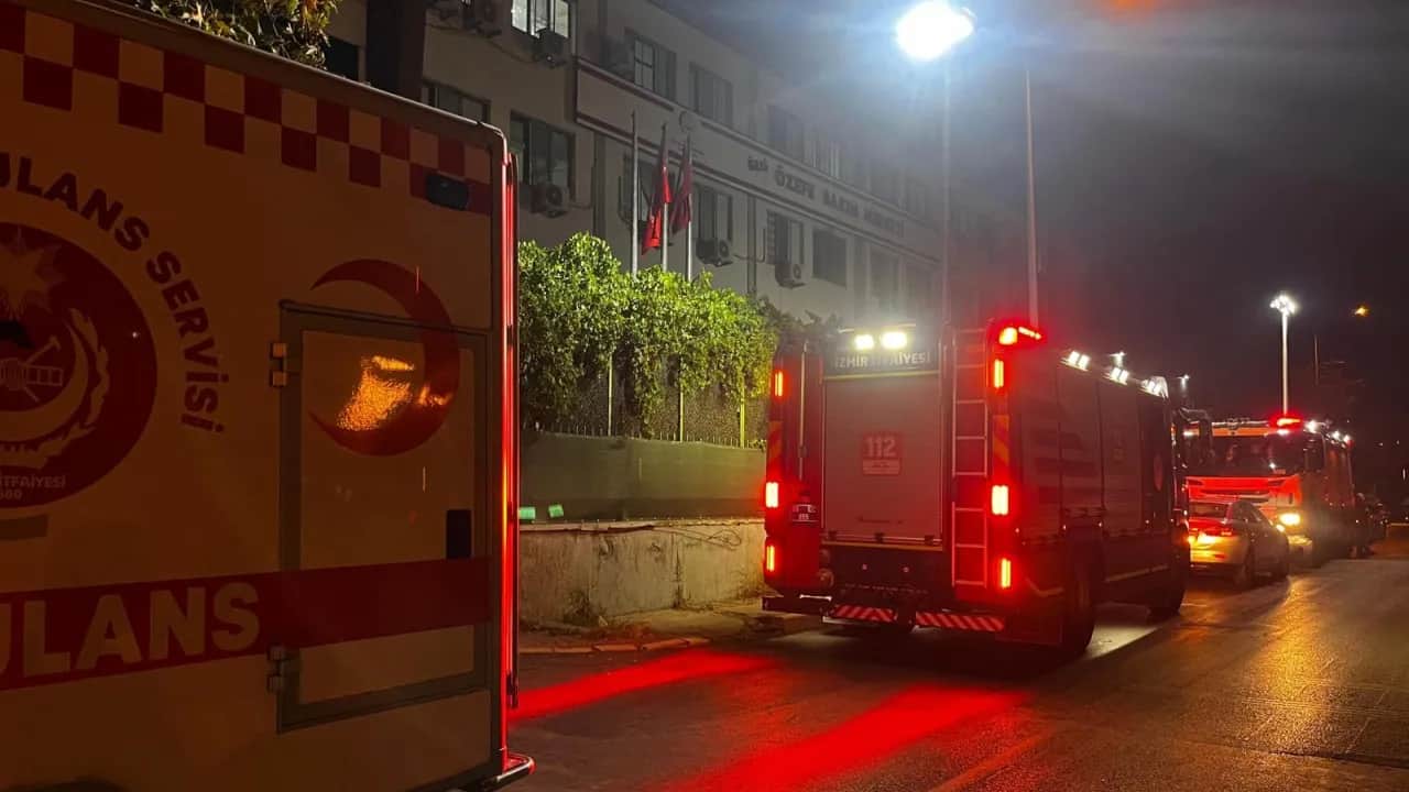 İzmir'de engelli bakımevinde yangın: 12 kişi hafif şekilde yaralandı