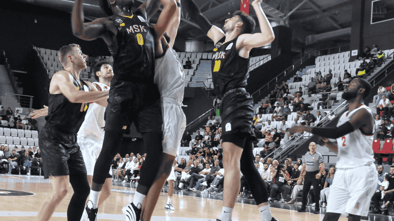Manisa futboldan sonra baskette de kayıp: Manisa Basket – Mersin Spor: 68-87