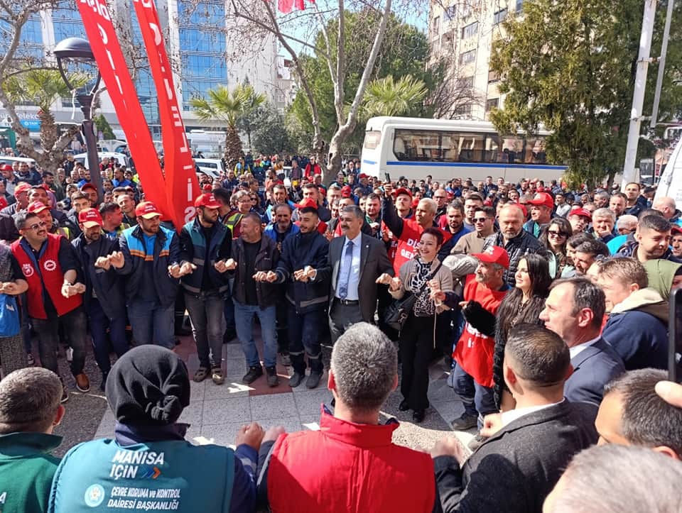 Manisa'da Büyükşehir Belediyesi'nde Toplu İş Sözleşmesi sevinci