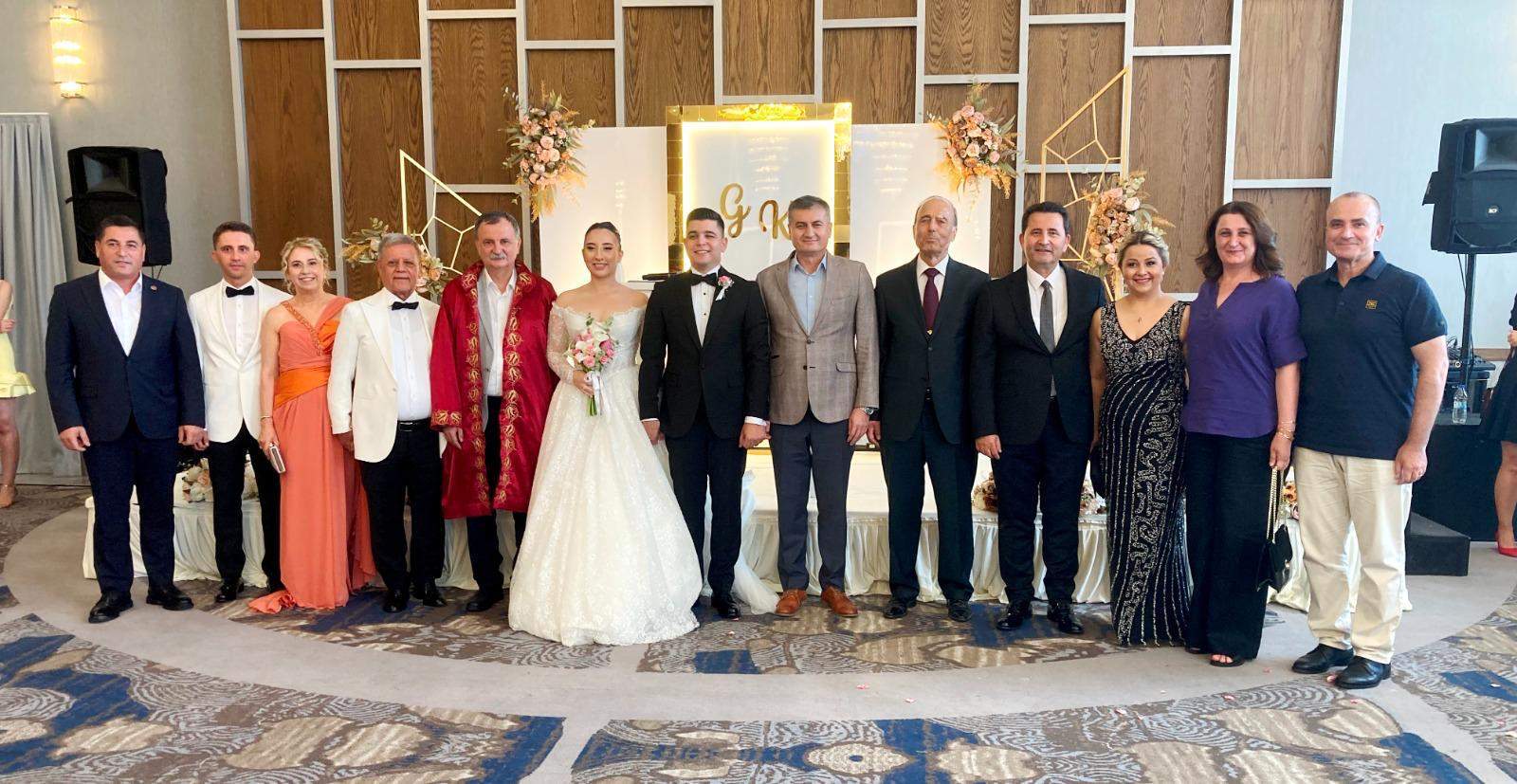 Kader ve Onar ailelerinin mutlu günü: Gülce-Kağan çiftinin balayı rotası Maldivler oldu