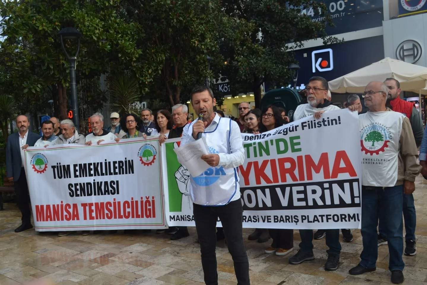 Manisa Emek Demokrasi ve Barış Platformu'ndan İsrail'in Sumud Filosu'na saldırısına tepki