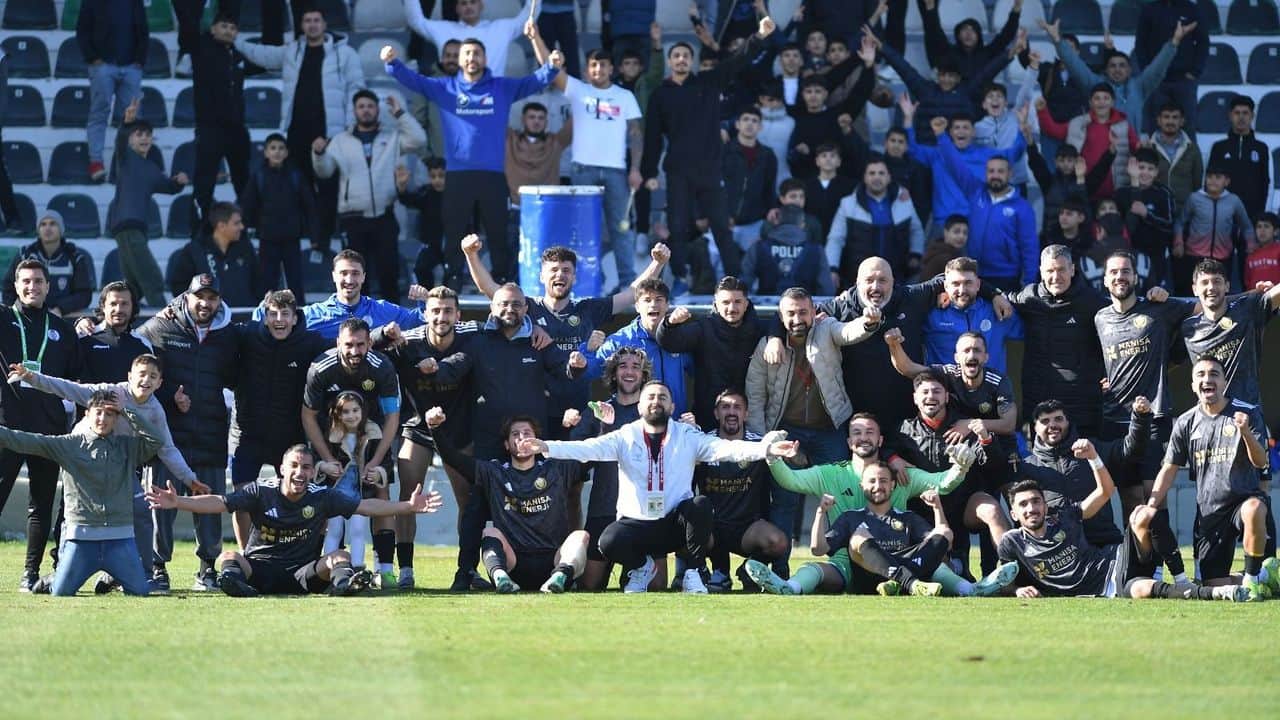 Manisa ekibi Nurlupınarspor'a Kürtçe şarkı cezası: Liderlikten 5'inci sıraya düşürüldü