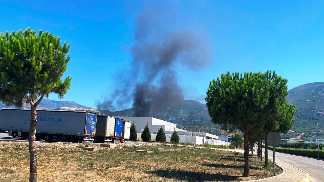 Manisa Lojistik merkezi deposunda yangın