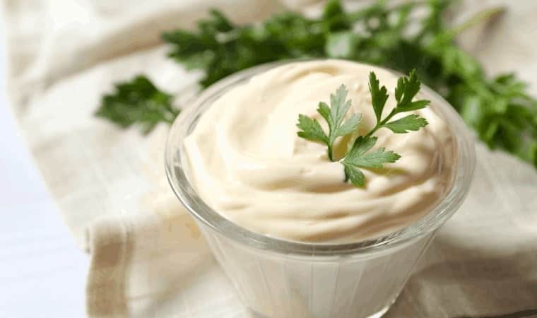 Ev Yapımı Yumurtasız Mayonez Tarifi: Kolay ve Lezzetli