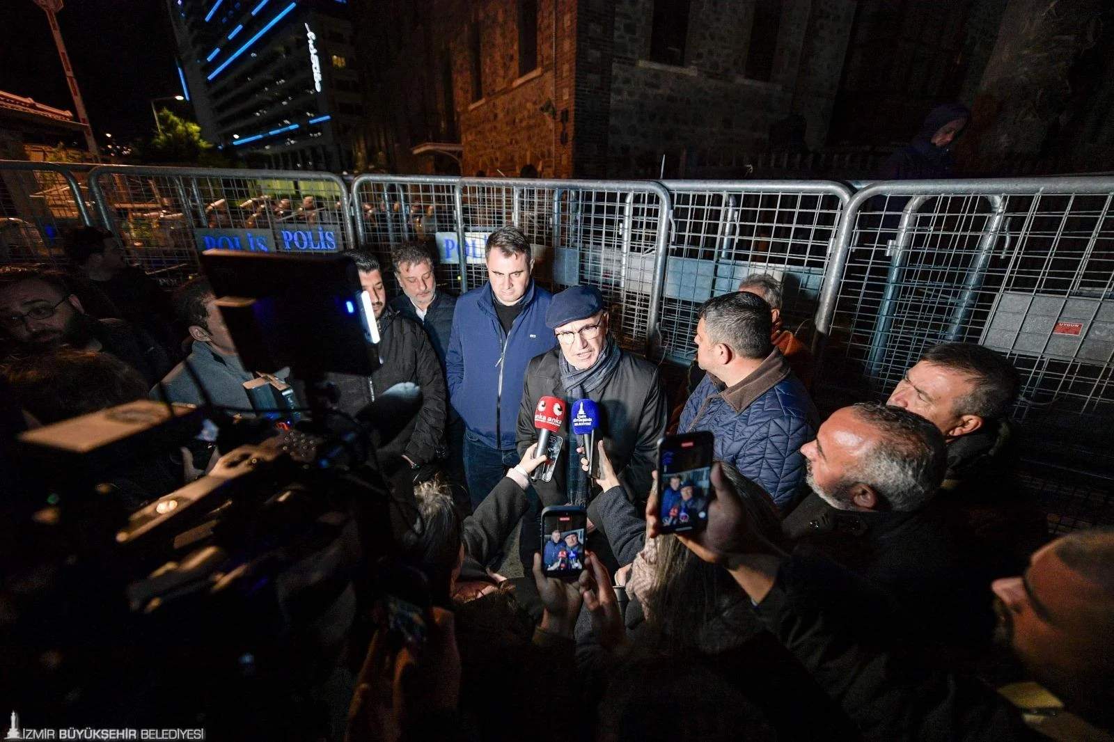 Meslek Fabrikası önünde gece nöbeti