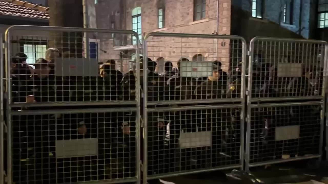 Meslek Fabrikası'na giriş çıkışlar polis tarafından kapatıldı