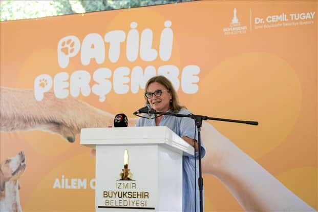 İzmir’de Patili Perşembe ile can dostlar yeni yuvalarına kavuştu