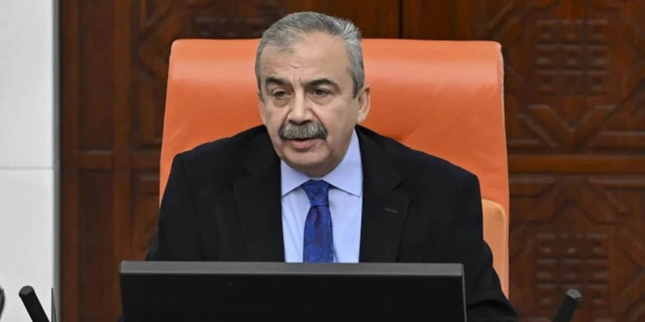 Sırrı Süreyya Önder Kimdir?