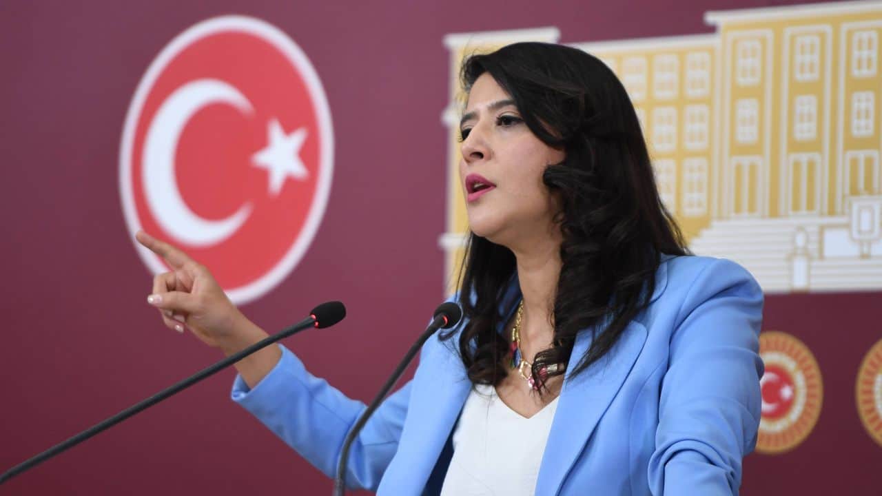 EMEP’li Karaca: Okullar dini ritüel merkezine dönüştürülüyor