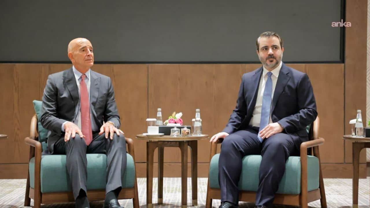 Şeybani ile ABD Özel Temsilcisi Barrack Riyad'da bir araya geldi